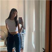 profesora de apoyo escolar para niños de primaria o primero y segundo de la eso. Tengo 18 años y se me da muy bien el ingles